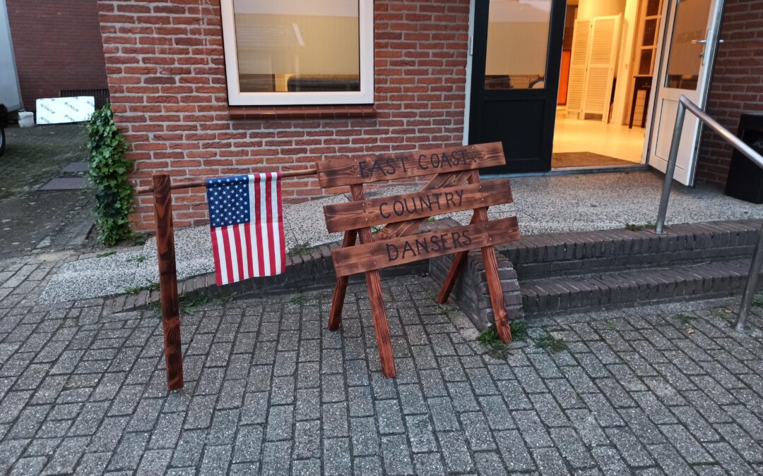 De foto’s van de dansavond staan online!